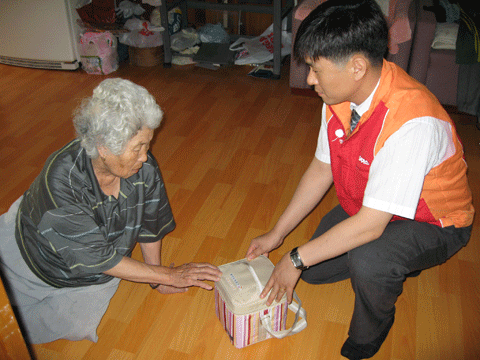 사랑의 도시락 지원