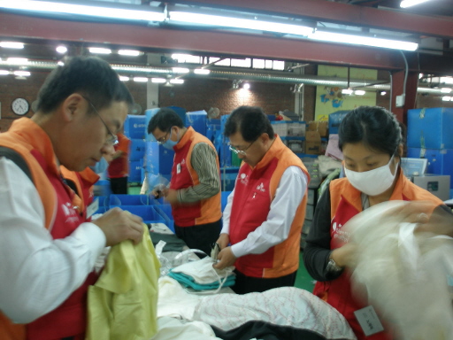 SK E&S, 아름다운 가게 물품 손질 자원봉사 활동 (11/06)