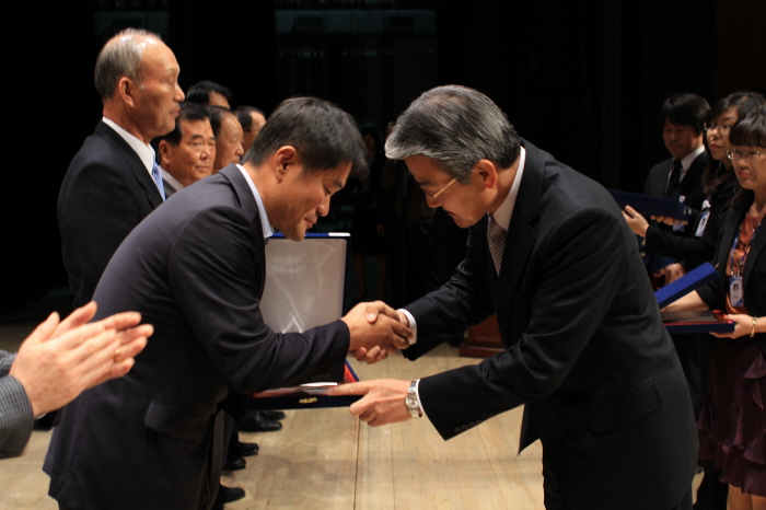 영남ES, 노인의 날 기념 사회공헌 표창패 수상